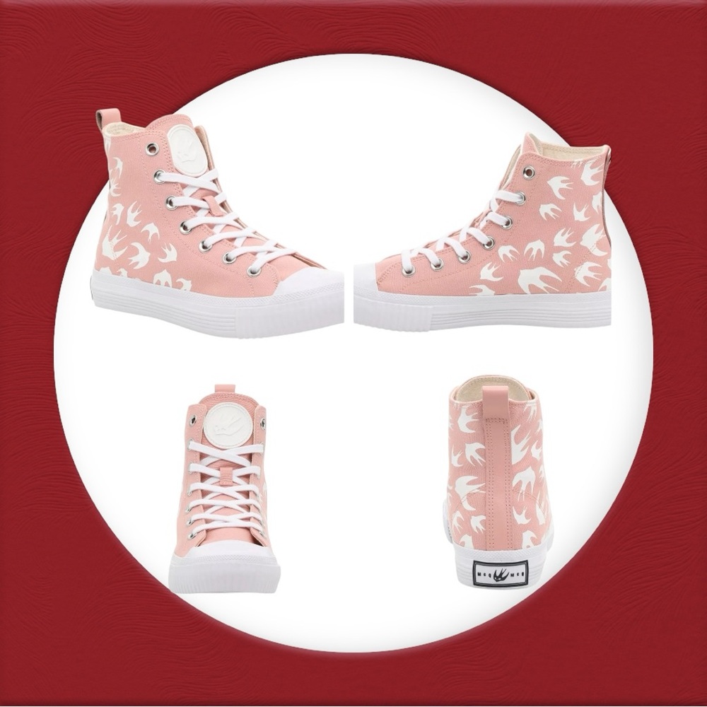 NWOB Mcq By Alexander Mcqueen
Swallow High-Top Sneaker
Size EU 40 (US 10)